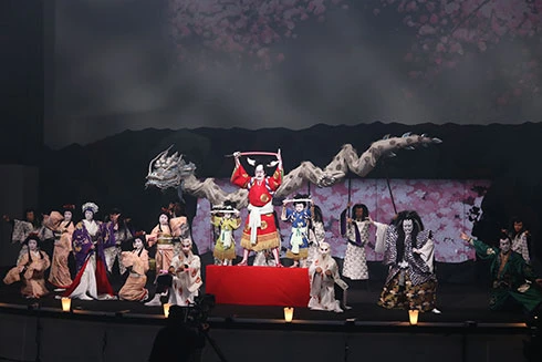 Выступление Cho Kabuki из отчета NTT о показах на Expo 2025.